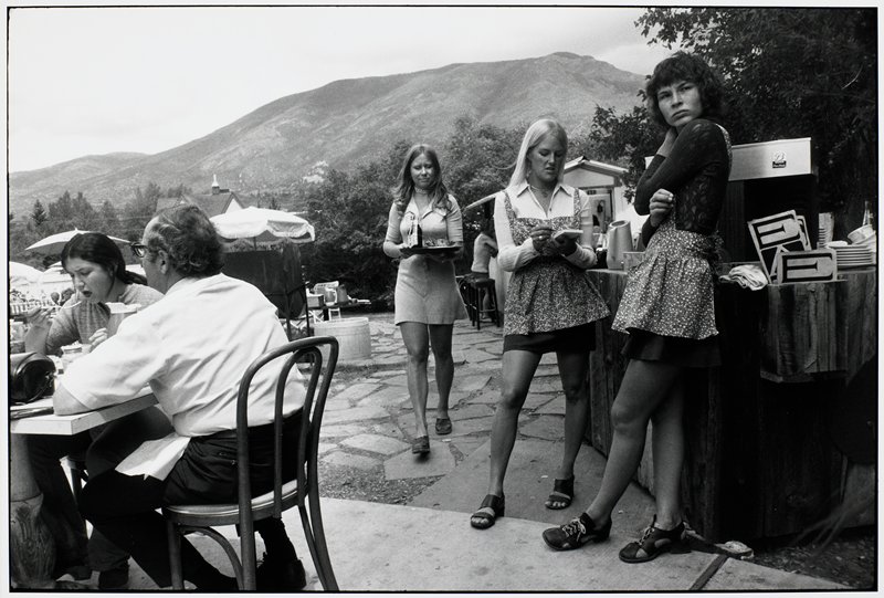 Untitled [waitresses], Garry Winogrand, 1981