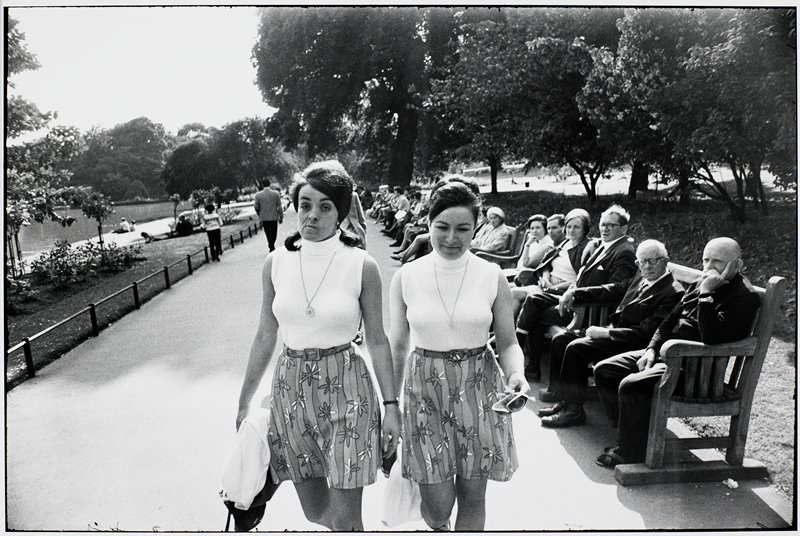 Untitled [twins], Garry Winogrand, 1981