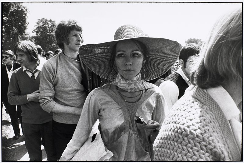Untitled [straw hat], Garry Winogrand, 1981