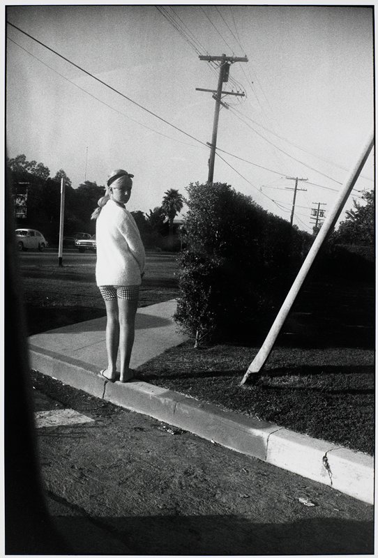 Untitled [boulevard corner], Garry Winogrand, 1981