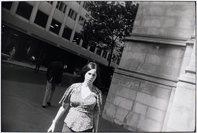 Untitled [street corner], Garry Winogrand, 1981