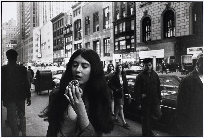 Untitled [pretzel], Garry Winogrand, 1981