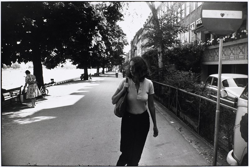 Untitled [river walkway], Garry Winogrand, 1981