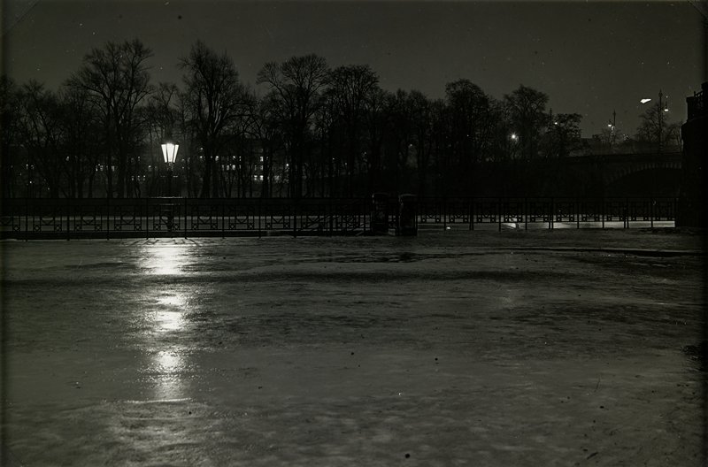 Kampy, Praha by Josef Sudek