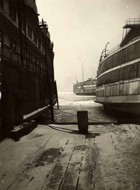 Untitled [end of dock, between two ships], I. S. Mendenhall, c. 1930–40