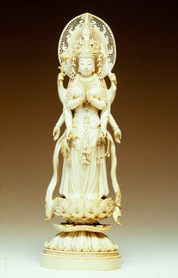 Standing Kannon, Toshiyuki 俊之, late 19th century