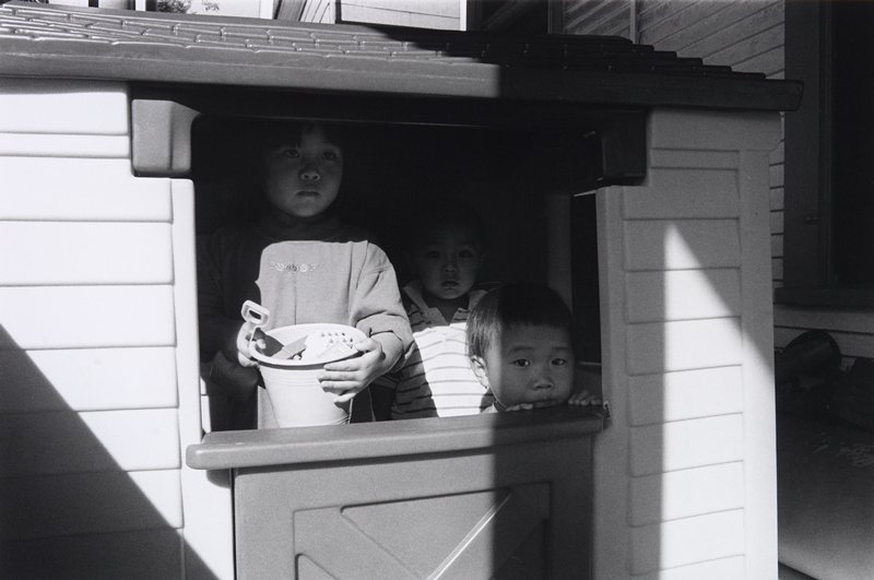 Playhouse, Frogtown, Wing Young Huie, 1994