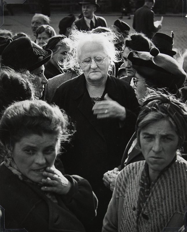 Homecoming of Prisoners of War, Vienna, Ernst Haas, 1946–47
