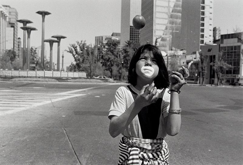 Street Performer, Mexico City, David Parker, 1992
