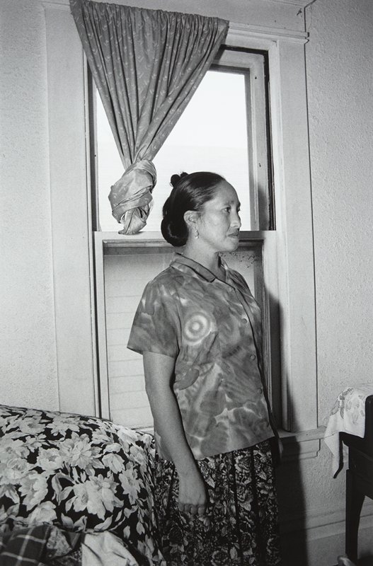 Hmong Woman, Frogtown, Wing Young Huie, 1994