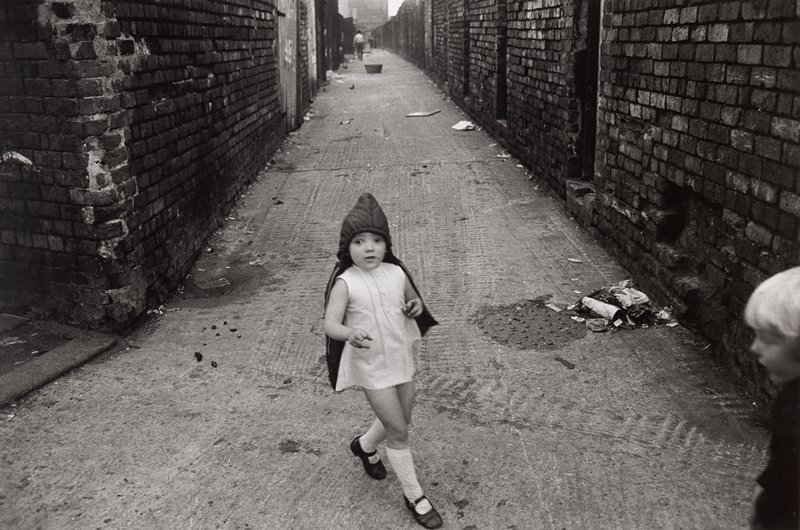 Loyalist Side of Roden Stret, Belfast, Gilles Peress, 1974