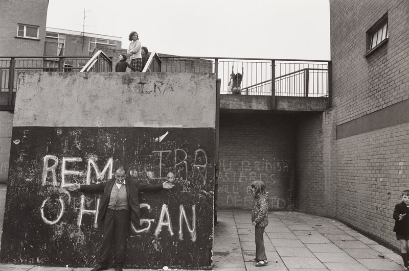 Courtyard near the Bogside Inn, Derry, Gilles Peress, 1972