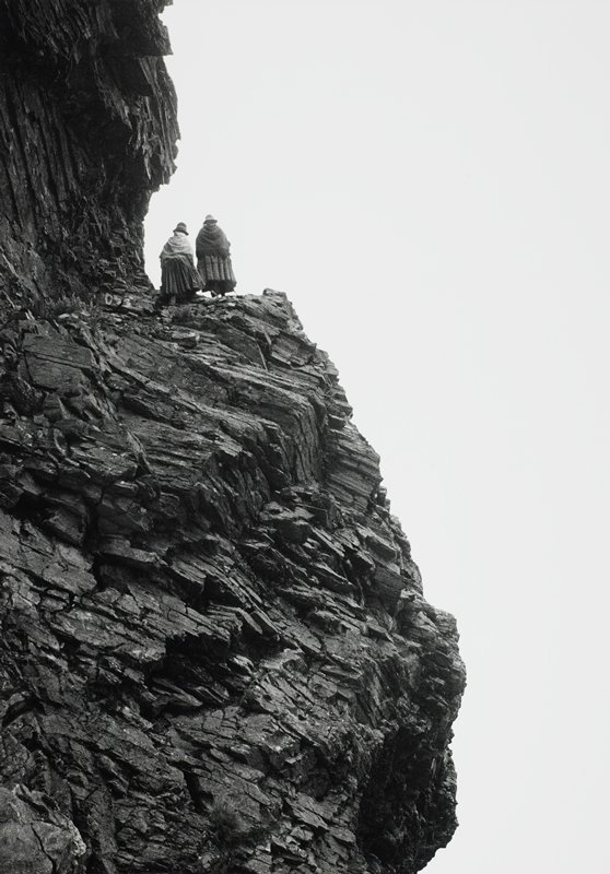 Bolivia Mineros, Mina Viloco [two women on cliff], Jean-Claude Wicky, 1995
