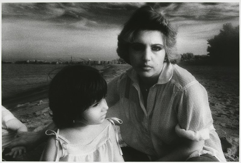 Mother and Child, Christina and Sylvia, Wilmette, Illinois, Joan Moss, 1981 (printed 1986)