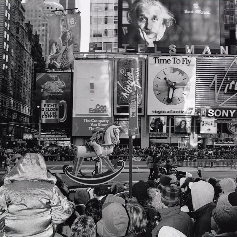 Macy's Thanksgiving Day Parade, New York City, Toby Old, 1997
