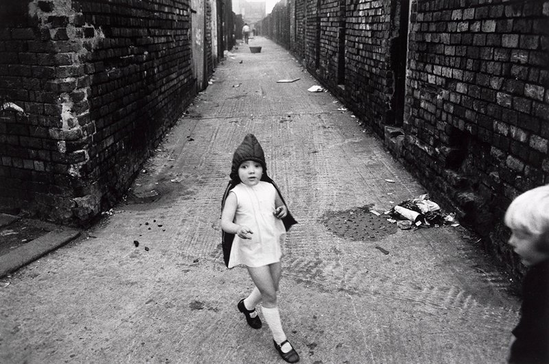 Loyalist Side of Roden Street, Belfast, Northern Ireland, Gilles Peress, 1974