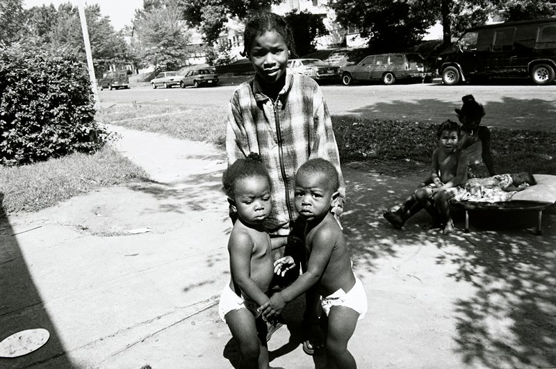 Frogtown: Wing Young Huie/ウィング・ヤング・ヒューイ Kids, Frogtown, Wing Young Huie | Mia