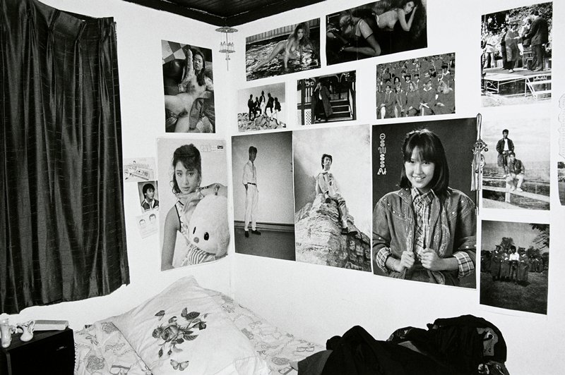 Bedroom, Frogtown, Wing Young Huie, 1994