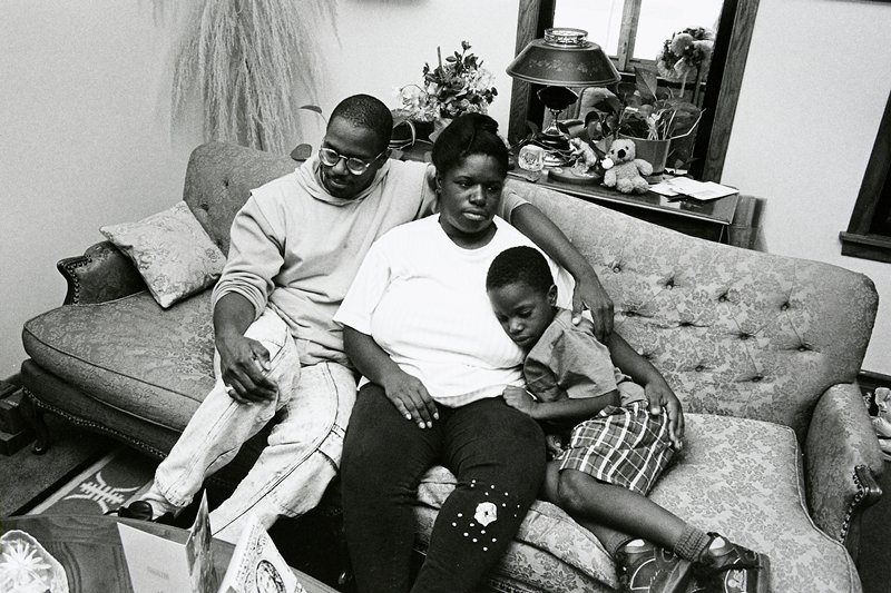 Family, Frogtown, Wing Young Huie, 1993