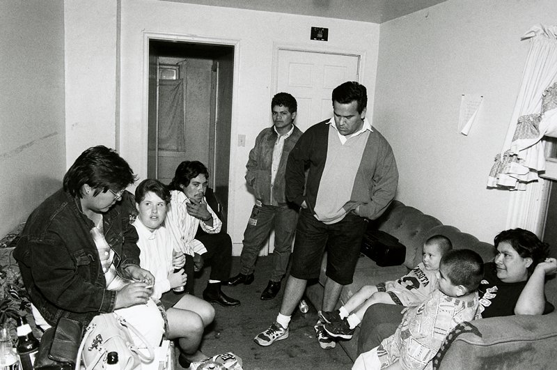 Living Room, Frogtown, Wing Young Huie, 1994