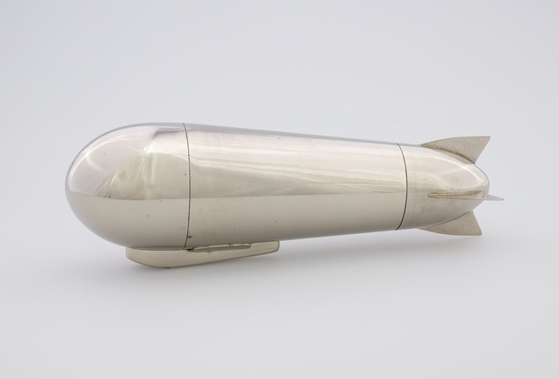 Zeppelin cocktail shaker (contains 18 serving elements), J.A.