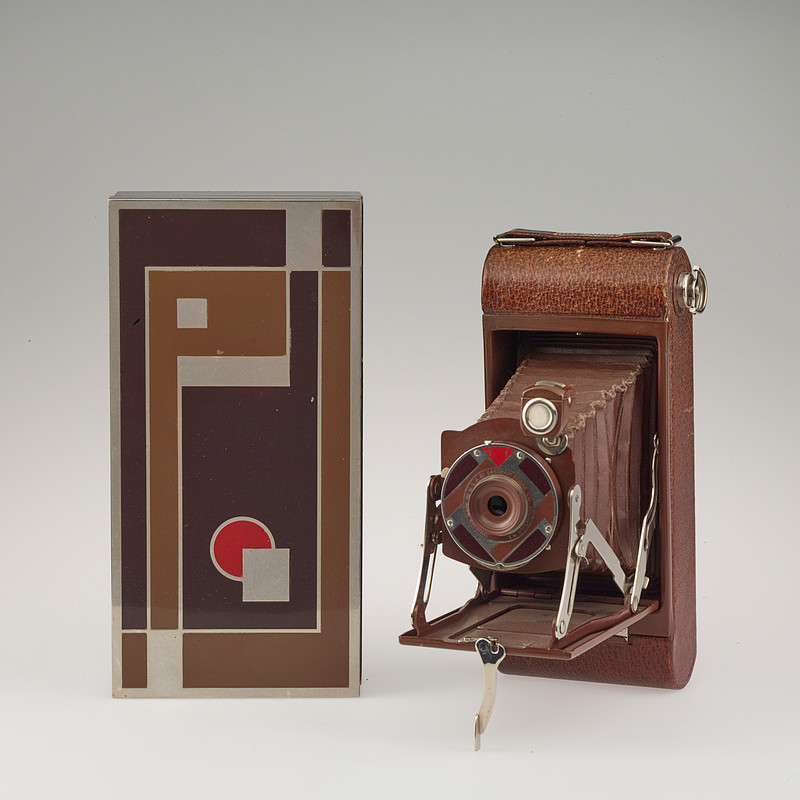 No. 1A Gift Kodak camera, Walter Dorwin Teague; Manufacturer