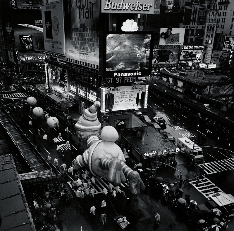 Macy's Thanksgiving Day Parade, NYC, Toby Old, 1998