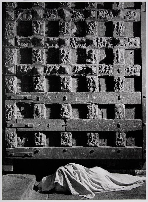 Sleeping in Front of the Temple Door, Madras, India, Werner Bischof, 1952