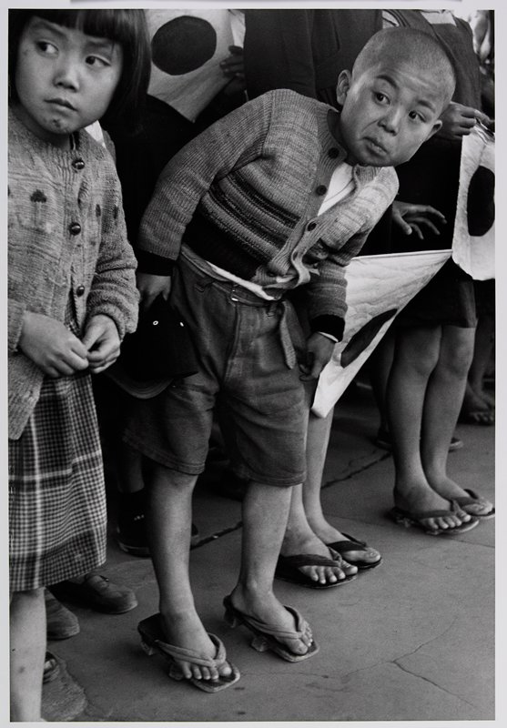 Waiting for the Emperor, Japan, Werner Bischof, 1951
