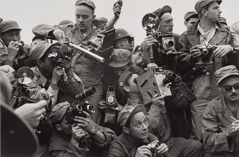 Vultures of the Battlefields, Kaesong, Korea, Werner Bischof, 1952