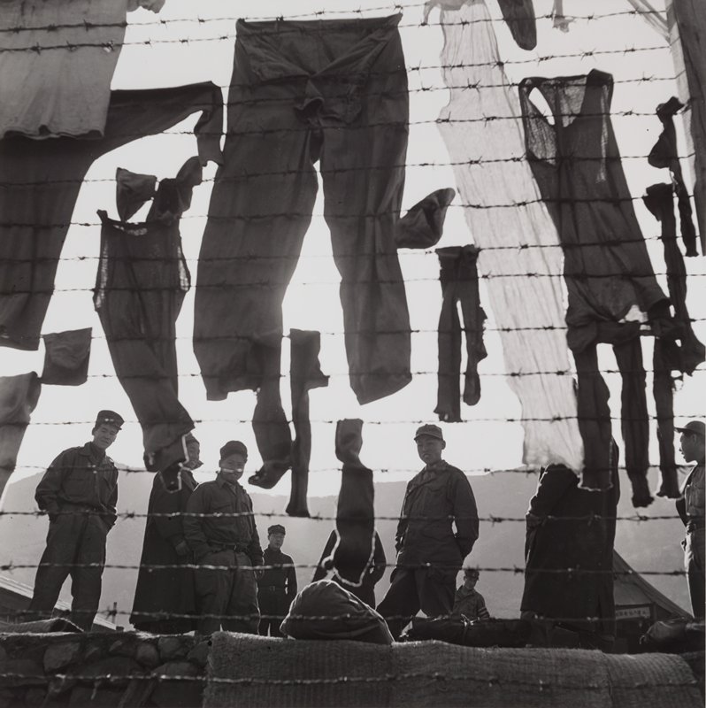 Washing Day, Koje Do, Korea, Werner Bischof, 1952