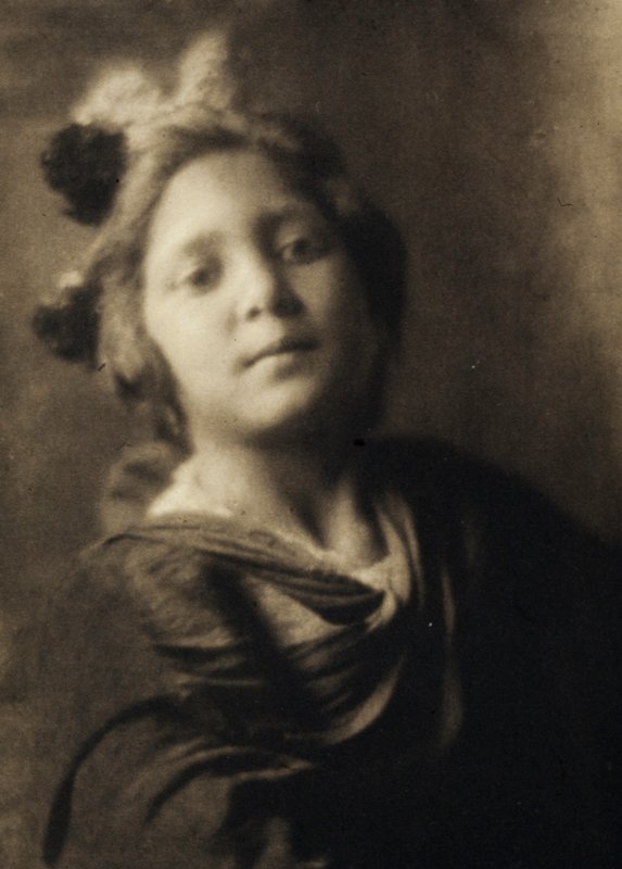Study of a Gitana, Baron Adolf de Meyer, October 1908
