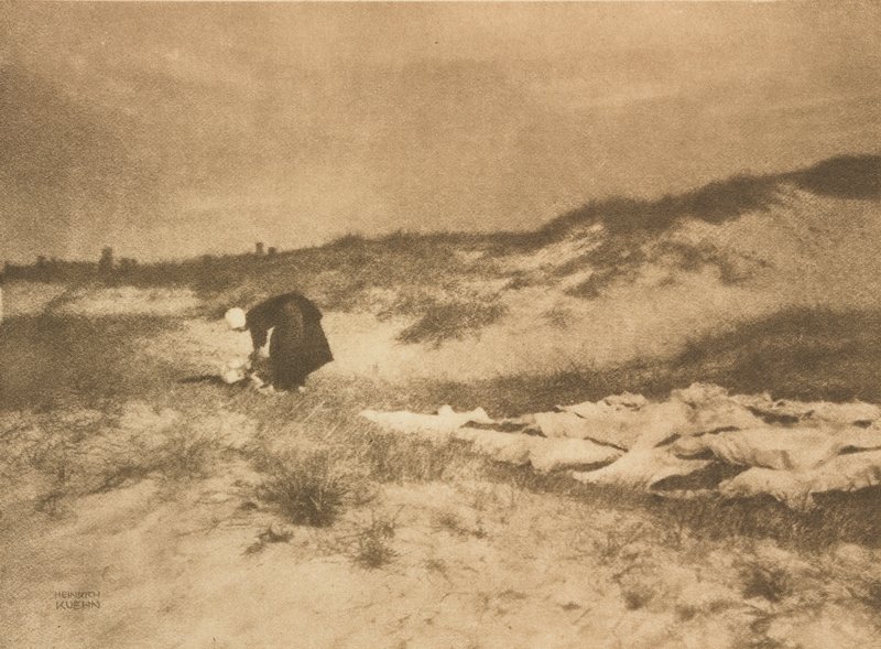 Washerwoman on the Dunes, Heinrich Keuhn, January 1906