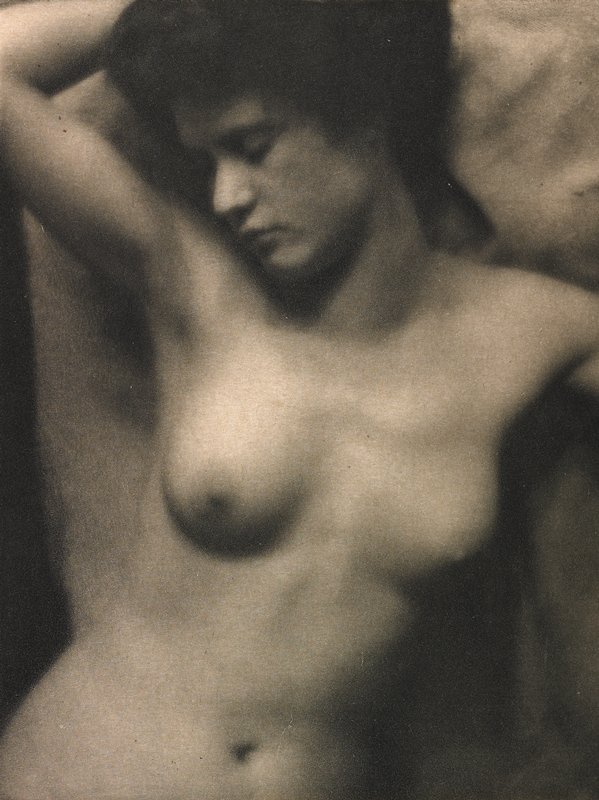 Torso, Clarence H. White, July 1909