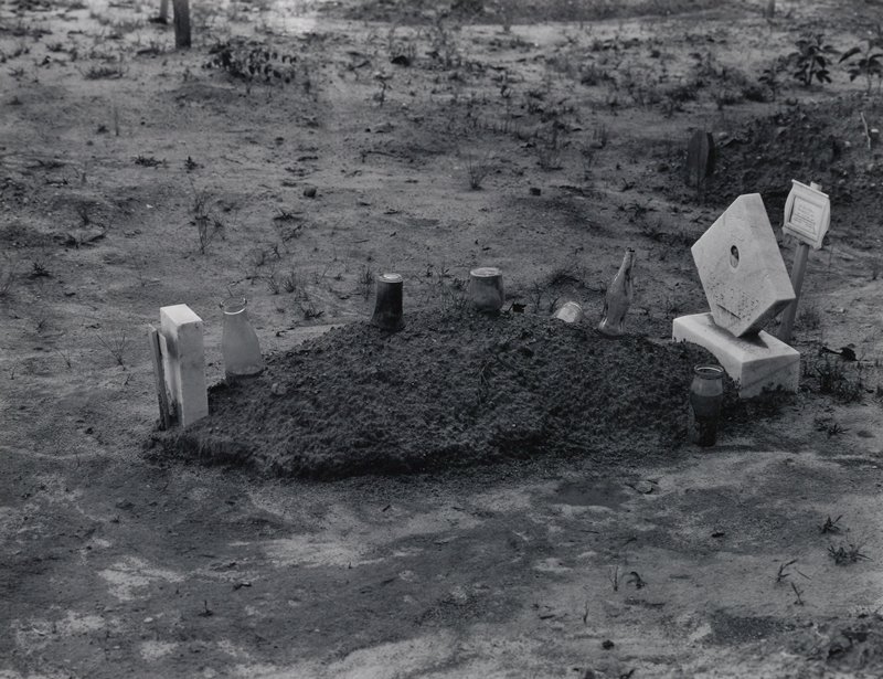 Child's Grave, Alabama, Walker Evans, 1936 (printed 1971)