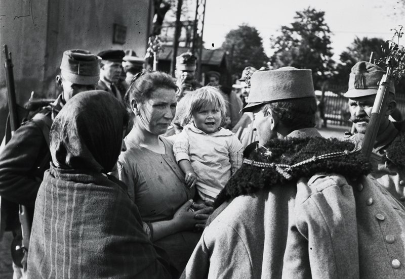 A Red Hussar Leaving Budapest, André Kertész, 1919