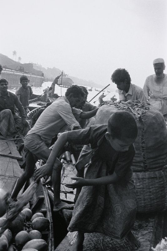 Dock Worker, Bangladesh, David Parker, 1993