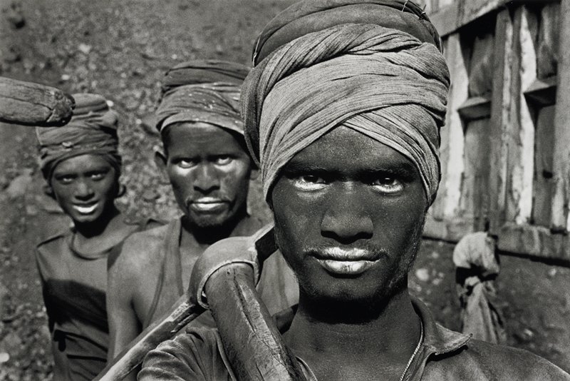 Coal Workers, India, Sebastião Salgado, 1989