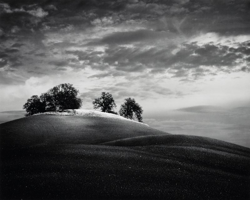 Farm Knoll, Capay Valley, California, Morley Baer, 1975 (printed c. 1985)