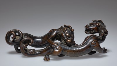 Dokumentasi “Brush rest”; Bronze. Minneapolis Institute of Art.
