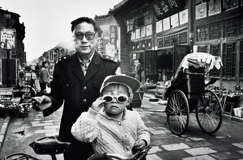 First Photo Festival in China, Pyngiao, Marc Riboud, 2001
