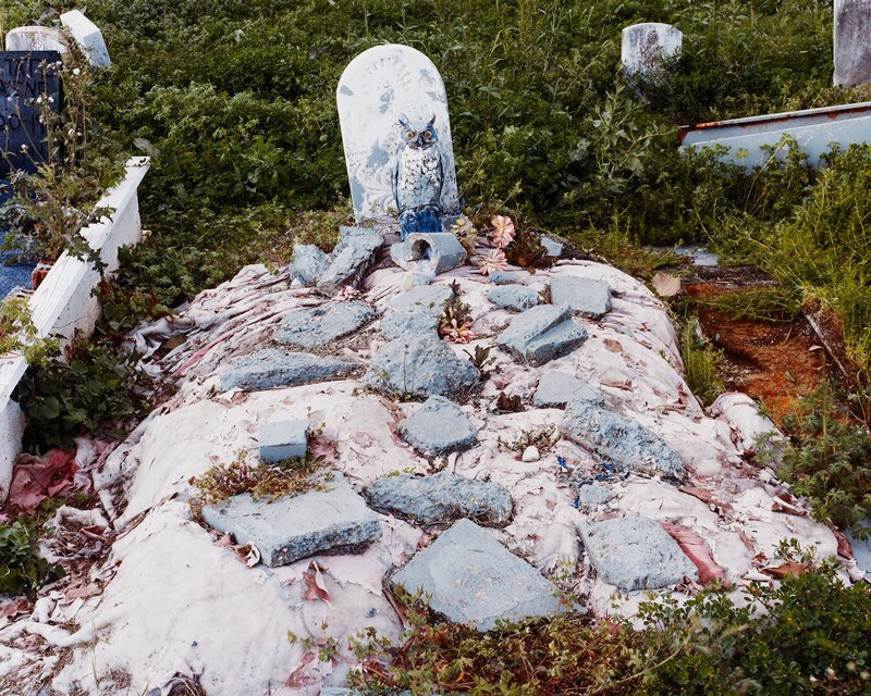 Memorial, Holt Cemetery, New Orleans, Louisiana, Alec Soth, 2002