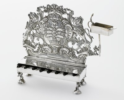Dokumentasi “Hanukkah lamp”; Silver. Minneapolis Institute of Art.