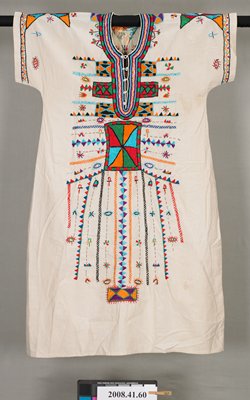 Dokumentasi “Wedding dress”; Cotton, needlework. Minneapolis Institute of Art.