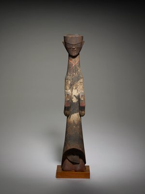 Dokumentasi “Figurine of a female court attendant”; Wood with lacquer pigments. Minneapolis Institute of Art.