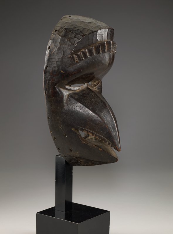 Mask, second quarter 20th century