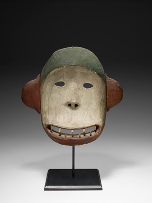Dokumentasi “Mask”; Wood (probably spruce), pigments, string. Minneapolis Institute of Art.