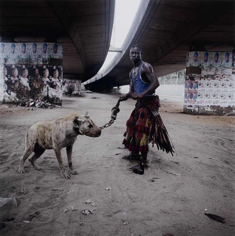 Abdullahi Mohammed with Mainasara, Lagos, Nigeria, Pieter Hugo, 2007