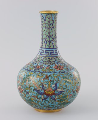 Dokumentasi “Vase”; Enamel, copper alloy. Minneapolis Institute of Art.