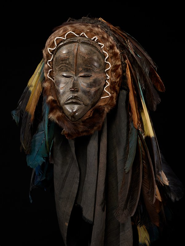 Mask with shoulder cloth